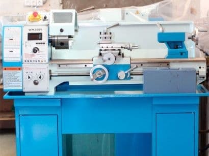Настольный токарный станок WM250V
